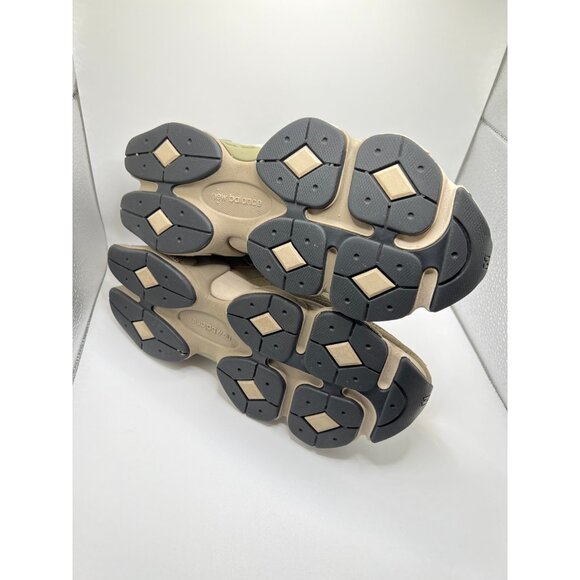 New Balance Women's Sneakers in Tan and Cream - Picture 6 of 11